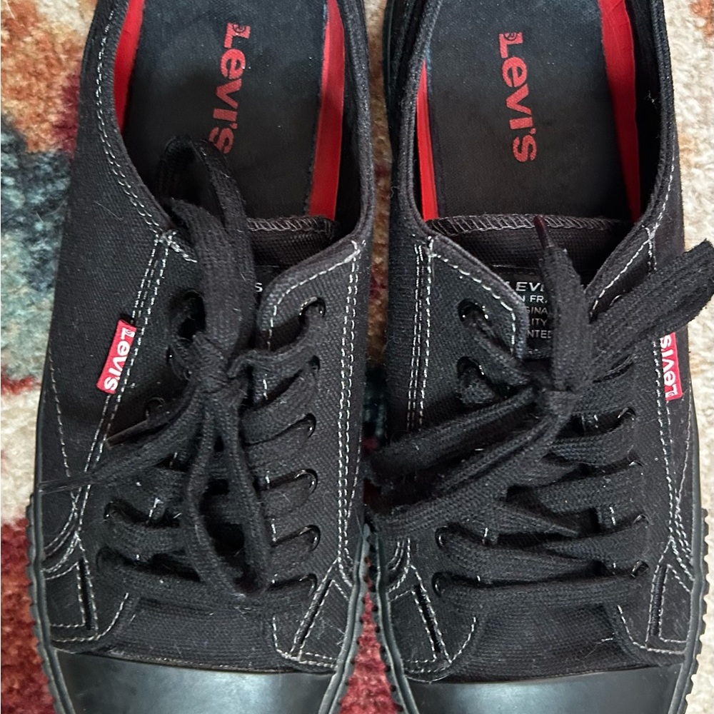 Levi's Black Sneakers Classic Low-Top Design